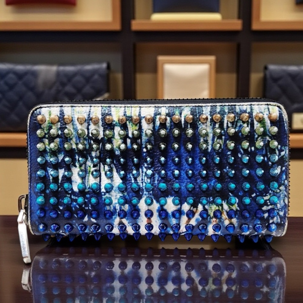 🚨SOLD🚨💥Christian Louboutin💥 Panettone Leather Wallet - Picture 1 of 7